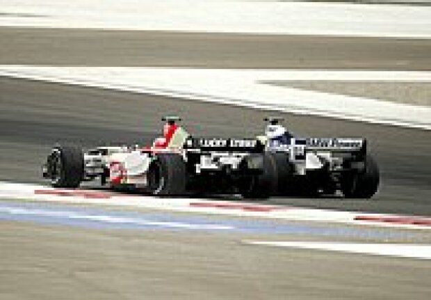 Titel-Bild zur News: Takuma Sato (BAR-Honda 006) und Ralf Schumacher (Williams-BMW FW26)