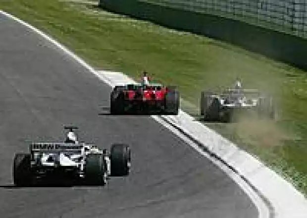Schumacher und Montoya Titel-Bild zur News: Schumacher und Montoya