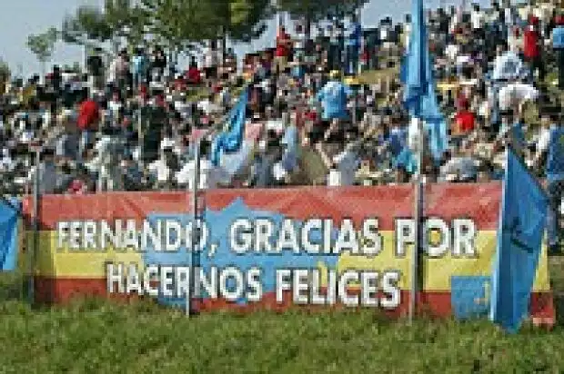 Titel-Bild zur News: Alonso-Fans