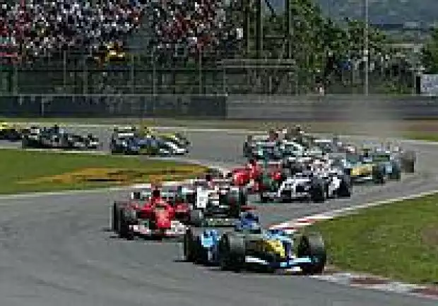 Trulli vor Schumacher und Sato Titel-Bild zur News: Trulli vor Schumacher und Sato