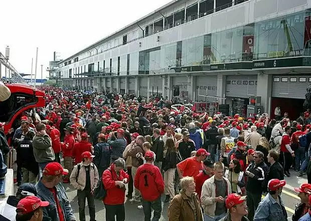 Formel-1-Fans Titel-Bild zur News: Formel-1-Fans