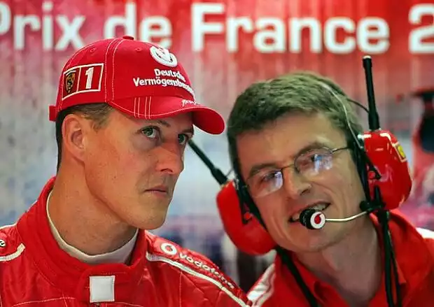 Michael Schumacher und Renningenieur Chris Dyer Titel-Bild zur News: Michael Schumacher und Renningenieur Chris Dyer