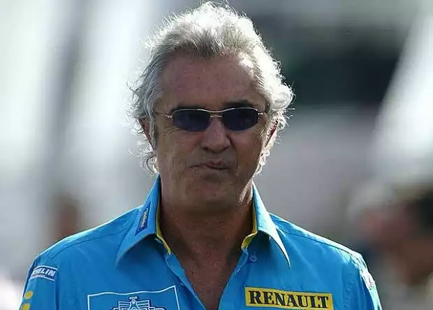 Titel-Bild zur News: Renault-Teamchef Flavio Briatore