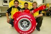 Bild zum Inhalt: Bridgestone mit roten Formel-1-Reifen