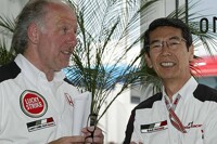 BAR-Teamchef David Richards und Honda Motors Company Chef Takanobu Ito