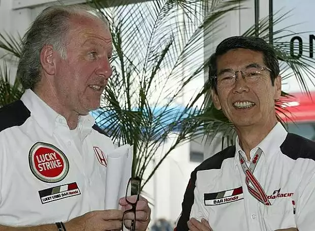 BAR-Teamchef David Richards und Honda Motors Company Chef Takanobu Ito Titel-Bild zur News: BAR-Teamchef David Richards und Honda Motors Company Chef Takanobu Ito