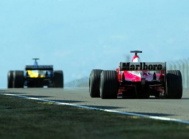Titel-Bild zur News: Alonso vor Schumacher