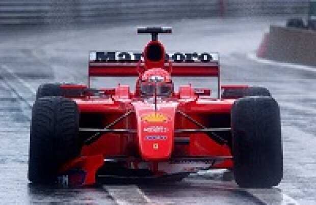 Titel-Bild zur News: Michael Schumacher auf dem Weg zurück an die Box