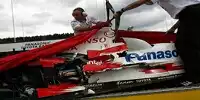 Bild zum Inhalt: Räikkönen Schnellster, Unfall von Briscoe