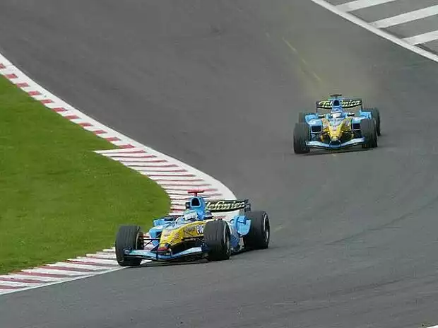 Jarno Trulli vor Fernando Alonso Titel-Bild zur News: Jarno Trulli vor Fernando Alonso
