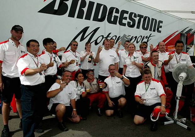 Titel-Bild zur News: Bridgestone-Mitarbeiter