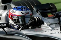 Bild zum Inhalt: Räikkönen am Freitagnachmittag vor den Ferraris