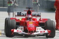 Bild zum Inhalt: China: Schumacher patzt - Barrichello auf Pole