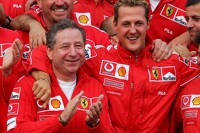 Bild zum Inhalt: Schumacher lässt Briatores Kampfansage kalt