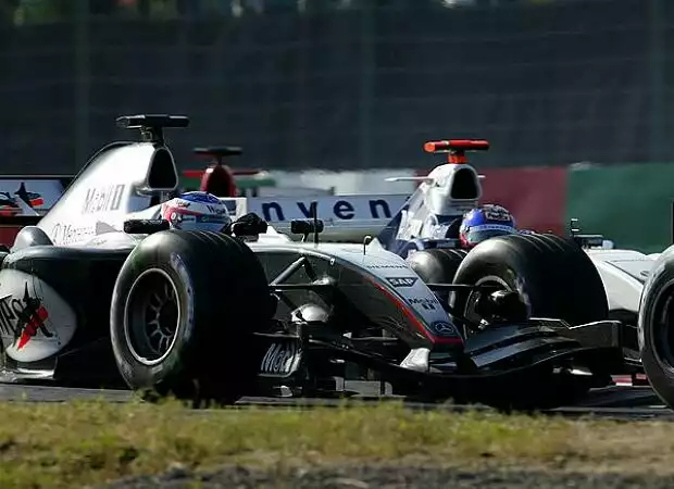 Räikkönen und Montoya Titel-Bild zur News: Räikkönen und Montoya