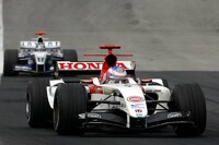Jenson Button vor Juan-Pablo Montoya