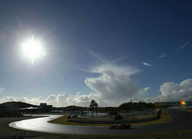 Titel-Bild zur News: Ferrari in Jerez