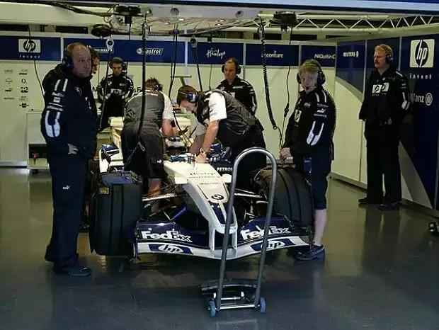 BMW-Williams-Garage Titel-Bild zur News: BMW-Williams-Garage