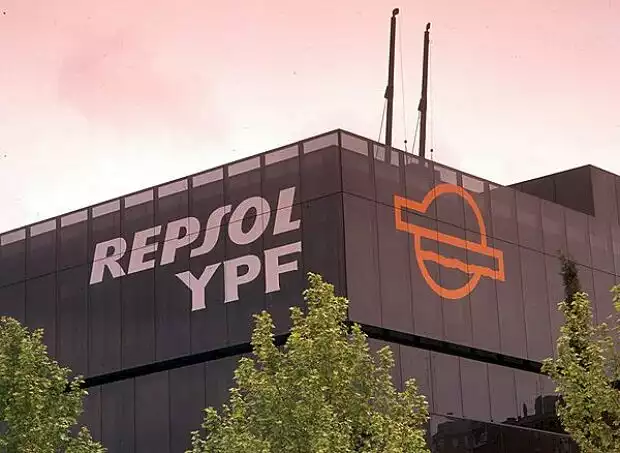 Repsol-Firmenzentrale in Madrid Titel-Bild zur News: Repsol-Firmenzentrale in Madrid