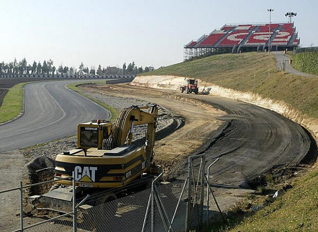Titel-Bild zur News: Umbauarbeiten auf dem 'Circuit de Catalunya'
