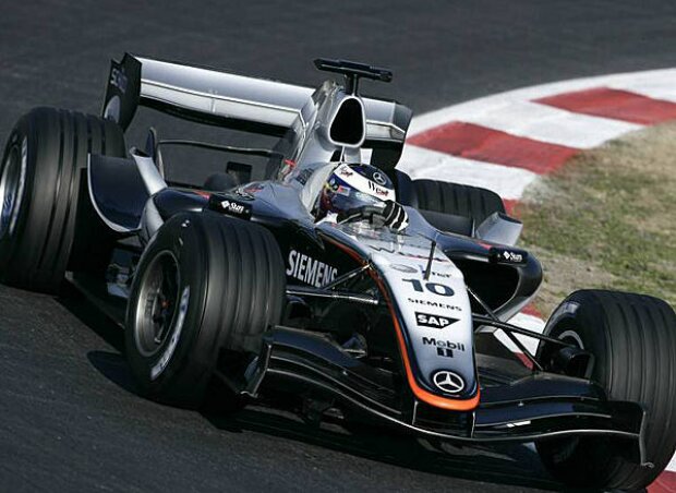 Titel-Bild zur News: Juan-Pablo Montoya (McLaren-Mercedes MP4-20)
