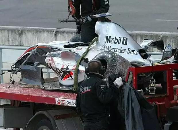 Kimi Räikkönens Mclaren-Mercedes MP4-20 Titel-Bild zur News: Kimi Räikkönens Mclaren-Mercedes MP4-20