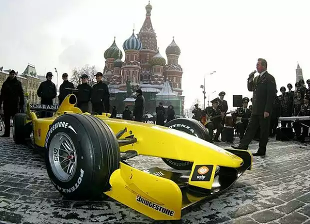 Titel-Bild zur News: Präsentation des Jordan-Toyota EJ15 in Moskau