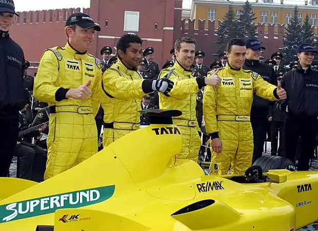 Robert Doornbos, Narain Karthikeyan, Tiago Monteiro und Nicky Pastorelli Titel-Bild zur News: Robert Doornbos, Narain Karthikeyan, Tiago Monteiro und Nicky Pastorelli