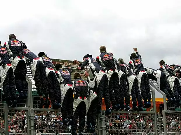 Red-Bull-Mechaniker Titel-Bild zur News: Red-Bull-Mechaniker