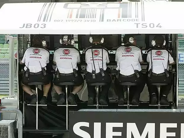 BAR-Honda-Kommandostand Titel-Bild zur News: BAR-Honda-Kommandostand