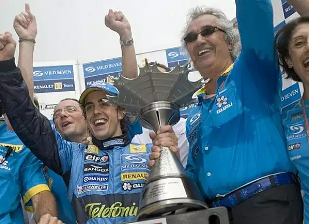 Titel-Bild zur News: Das Renault-Team feiert