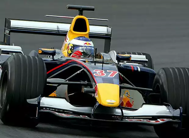 Scott Speed (Red Bull-Cosworth RB5) Titel-Bild zur News: Scott Speed (Red Bull-Cosworth RB5)