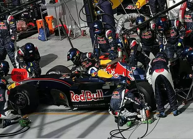 Titel-Bild zur News: David Coulthard (Red Bull-Cosworth RB1)