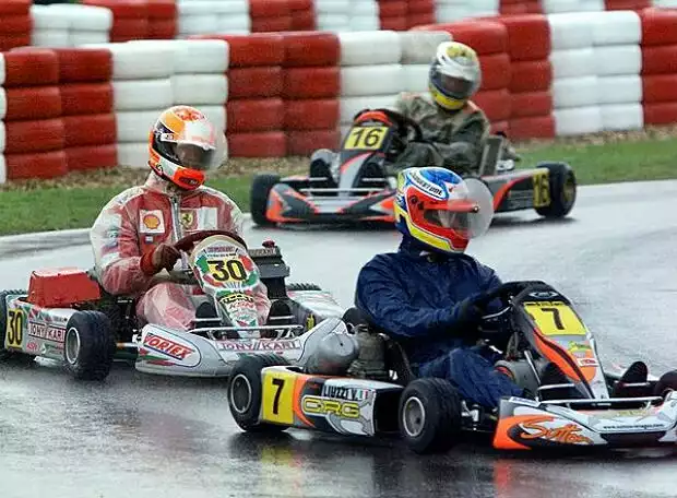 Vitantonio Liuzzi vor Michael Schumacher Titel-Bild zur News: Vitantonio Liuzzi vor Michael Schumacher