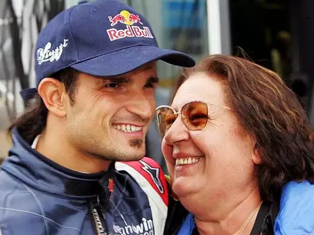 Titel-Bild zur News: Vitantonio Liuzzi und seine Mutter