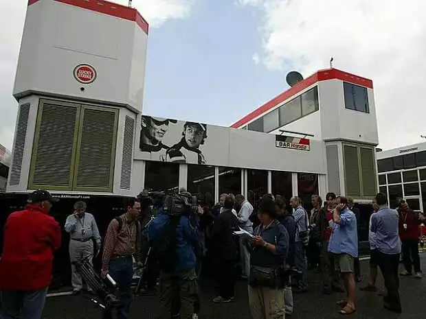 BAR-Honda-Motorhome Titel-Bild zur News: BAR-Honda-Motorhome