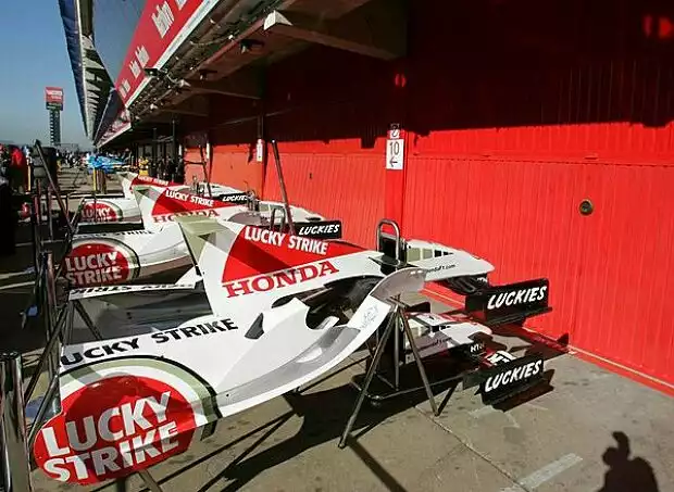 BAR-Honda-Garage Titel-Bild zur News: BAR-Honda-Garage
