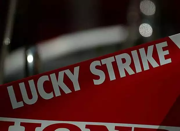 "Lucky Strike"-Schriftzug auf dem BAR-Honda-Boliden Titel-Bild zur News: "Lucky Strike"-Schriftzug auf dem BAR-Honda-Boliden