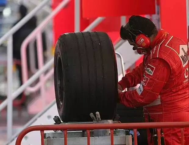 Bridgestone-Reifen Titel-Bild zur News: Bridgestone-Reifen