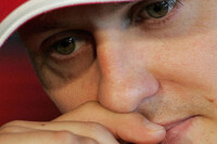 Bild zum Inhalt: Schumacher nimmt Altersdiskussion gelassen hin