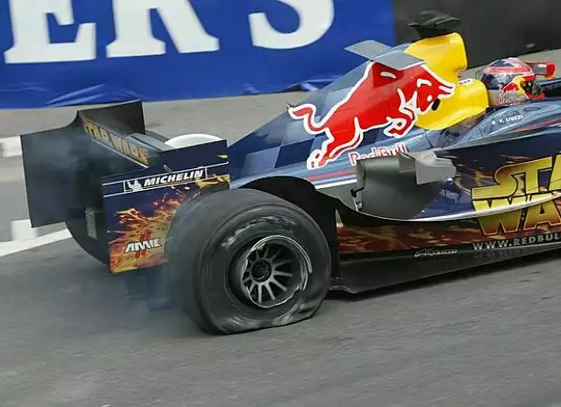 Vitantonio Liuzzi (Red Bull-Cosworth RB1) Titel-Bild zur News: Vitantonio Liuzzi (Red Bull-Cosworth RB1)