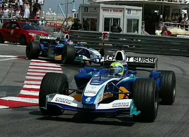 Felipe Massa vor Jacques Villeneuve (beide Sauber-Petronas C24) Titel-Bild zur News: Felipe Massa vor Jacques Villeneuve (beide Sauber-Petronas C24)