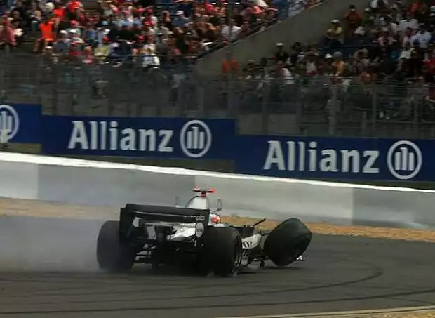 Kimi Räikkönen (McLaren-Mercedes MP4-20) Titel-Bild zur News: Kimi Räikkönen (McLaren-Mercedes MP4-20)