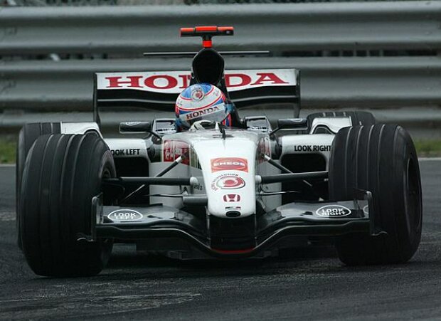 Titel-Bild zur News: Jenson Button (BAR-Honda 007)