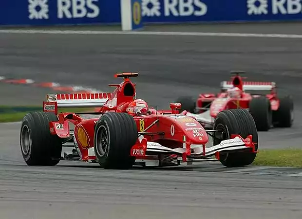 Michael Schumacher vor Rubens Barrichello Titel-Bild zur News: Michael Schumacher vor Rubens Barrichello