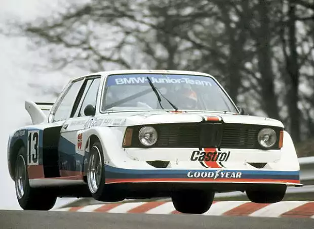 Manfred Winkelhock im BMW 320 der DRM 1977 Titel-Bild zur News: Manfred Winkelhock im BMW 320 der DRM 1977