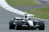 Bild zum Inhalt: McLaren-Mercedes dominiert am Freitag in Silverstone