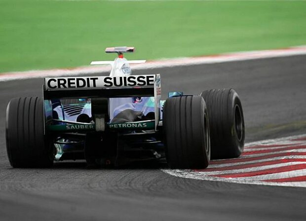Titel-Bild zur News: Jacques Villeneuve (Sauber-Petronas C24)