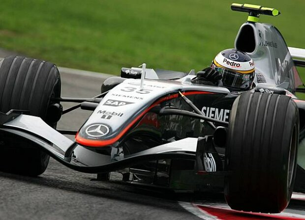 Titel-Bild zur News: Pedro de la Rosa (McLaren-Mercedes MP4-20)