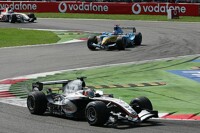 Juan-Pablo Montoya  vor Fernando Alonso